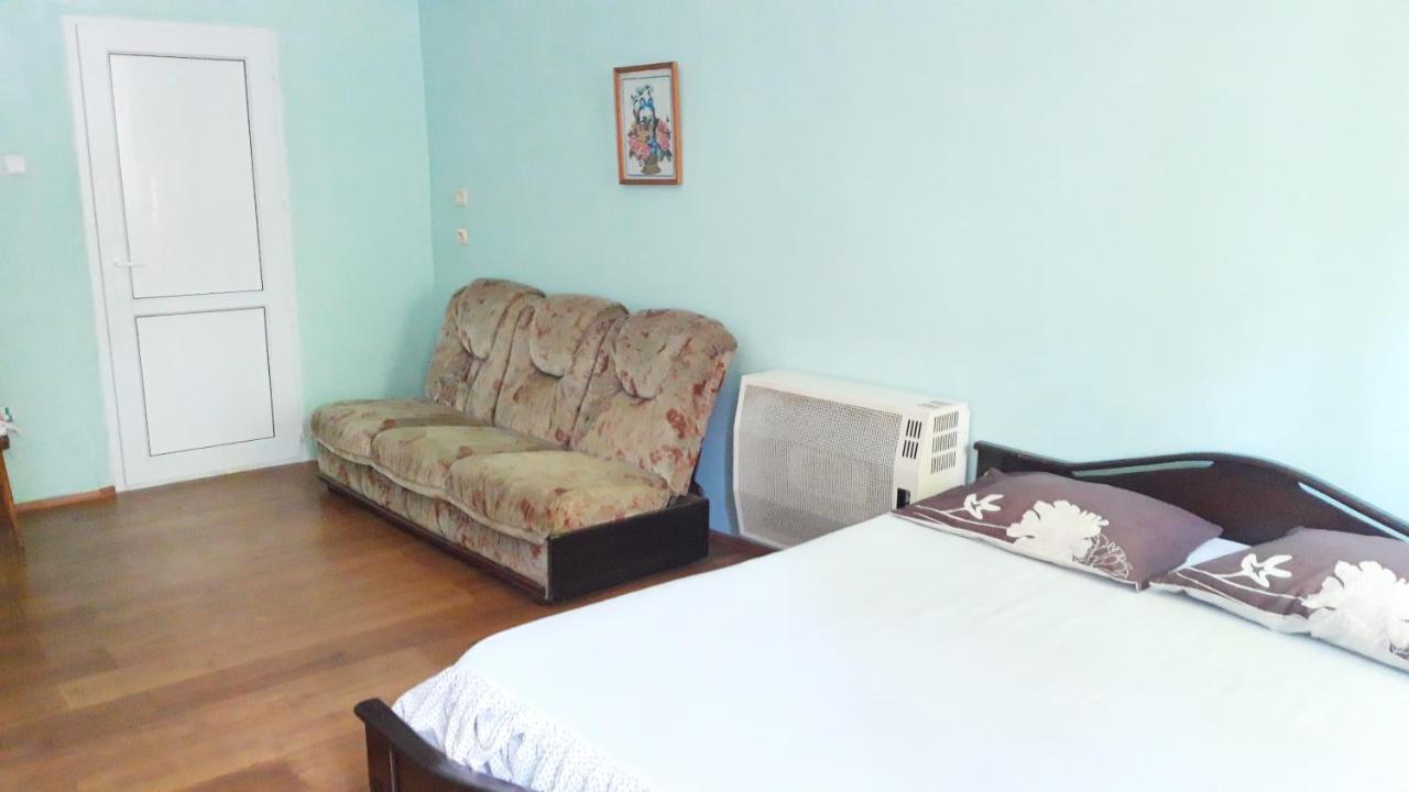 Pospolita Guest House คูทายสิ ภายนอก รูปภาพ