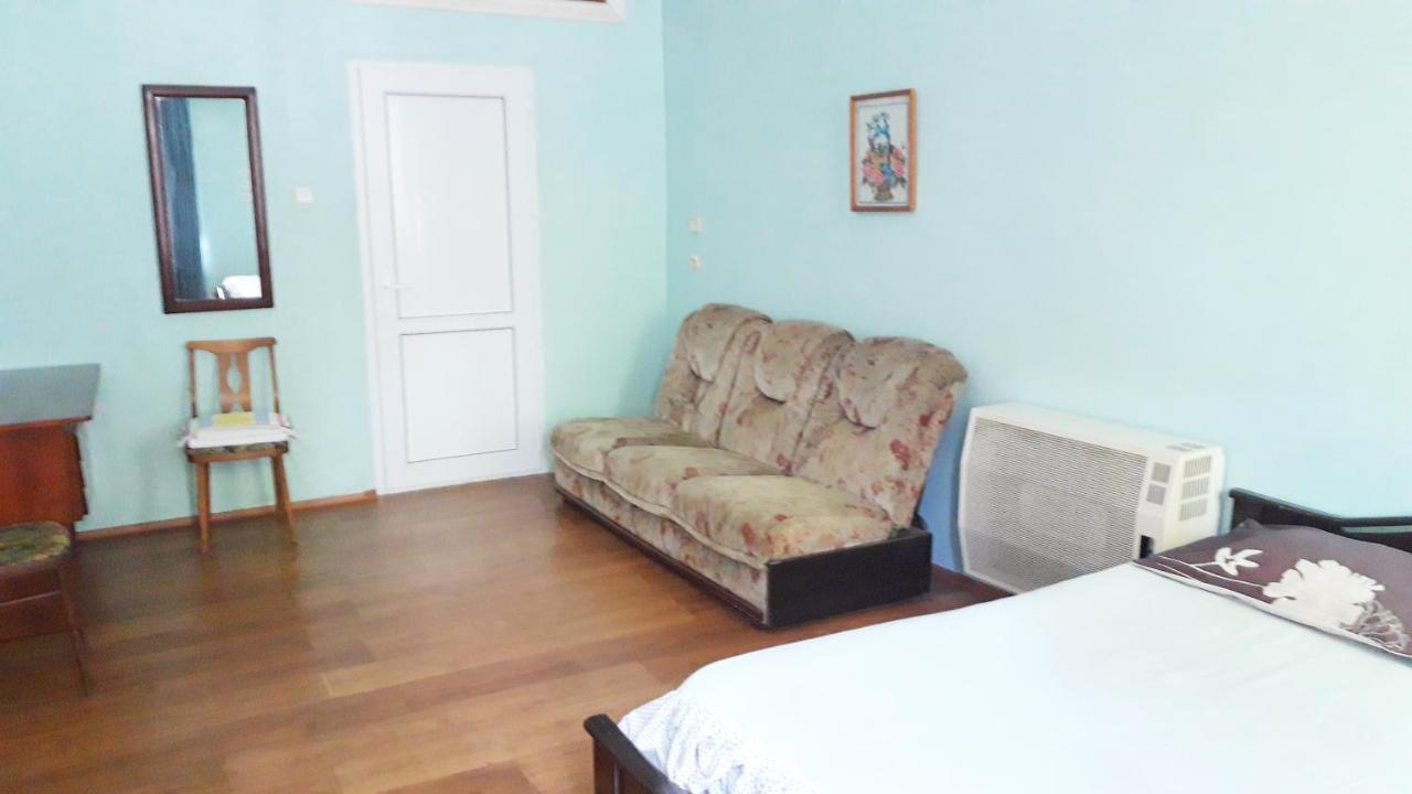 Pospolita Guest House คูทายสิ ภายนอก รูปภาพ