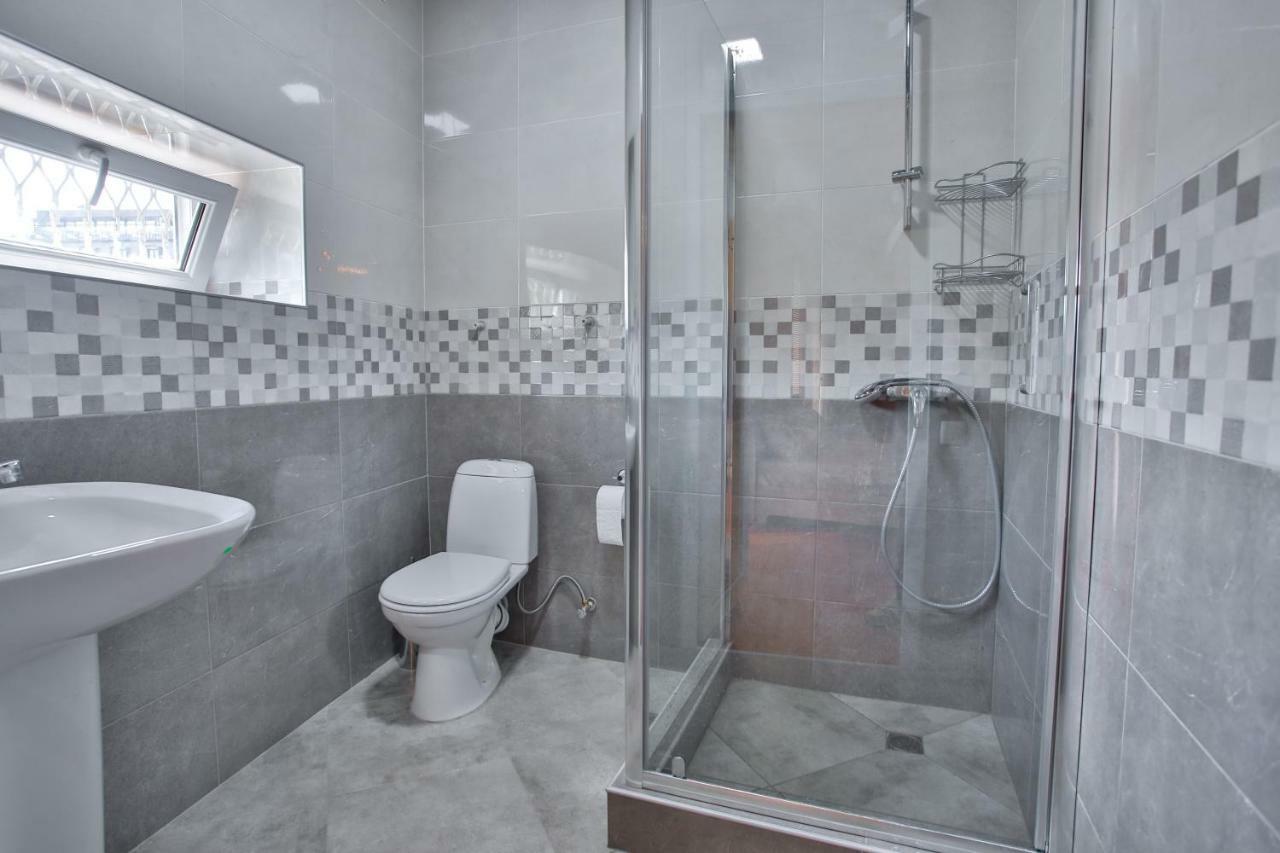 Pospolita Guest House คูทายสิ ภายนอก รูปภาพ