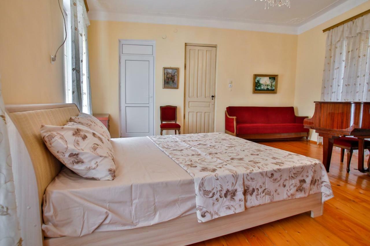 Pospolita Guest House คูทายสิ ภายนอก รูปภาพ