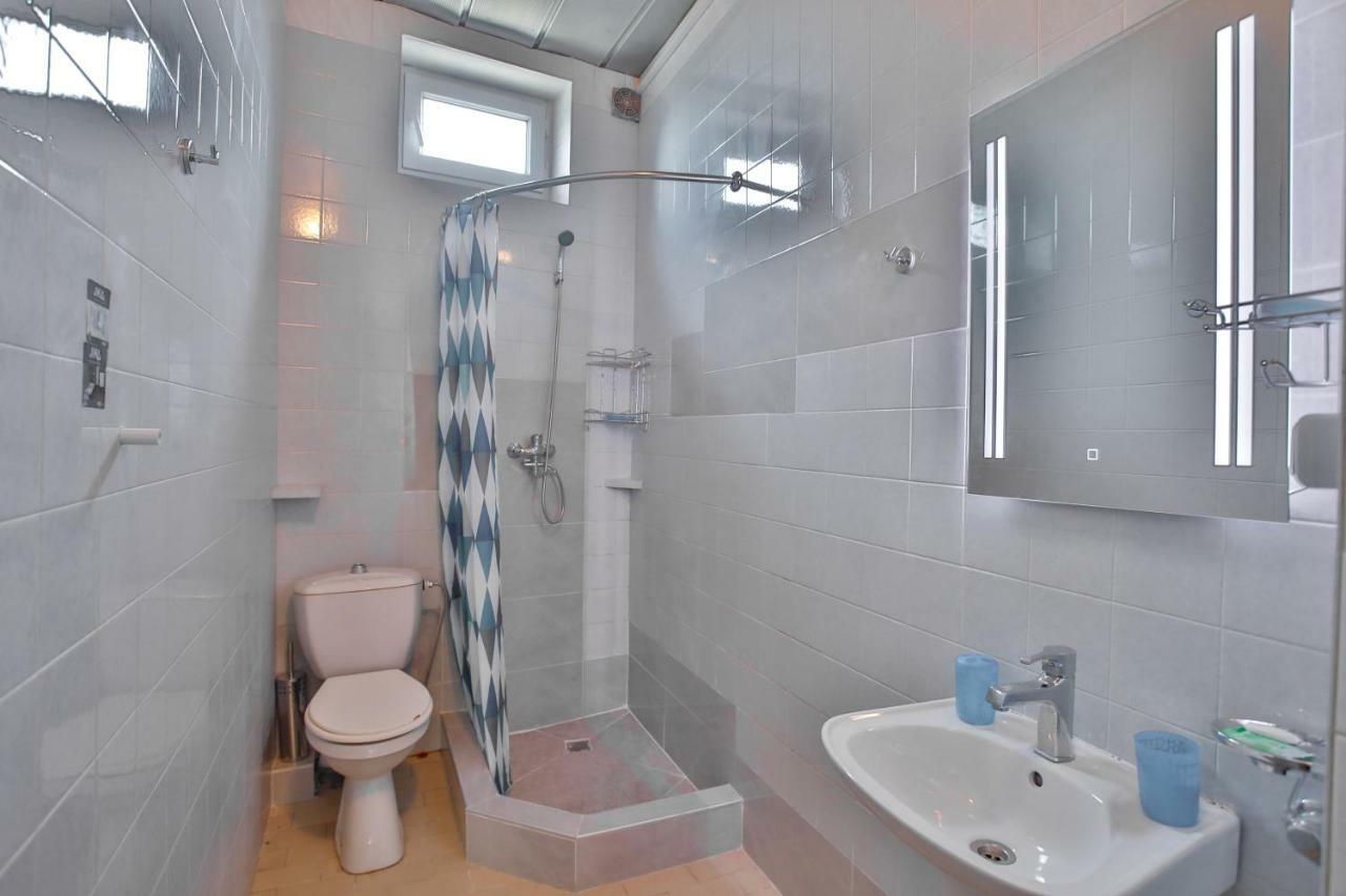 Pospolita Guest House คูทายสิ ภายนอก รูปภาพ